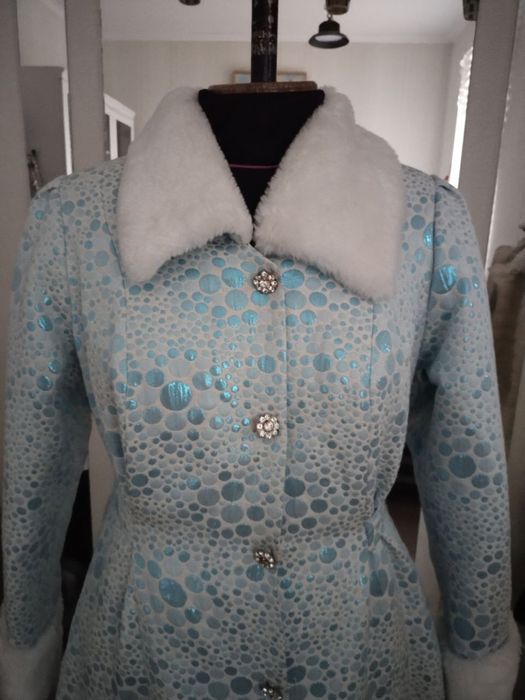 Продам костюм снегорочки и дела мороза