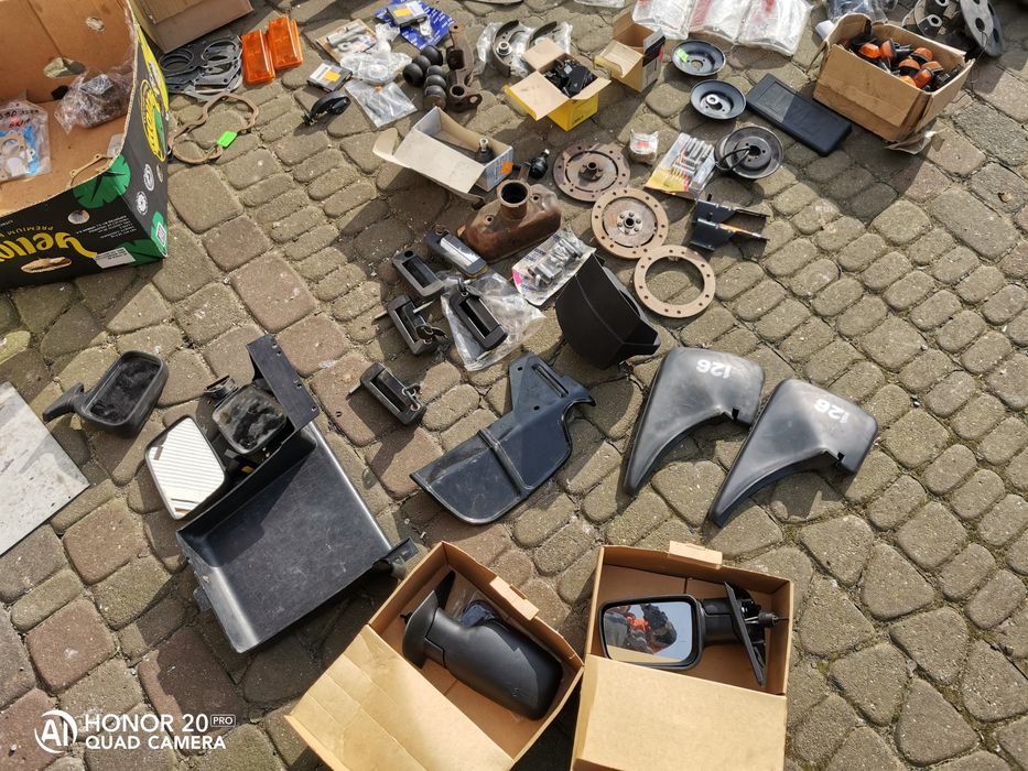 Części Fiat 126 lampy klosze zamki klamki chlapacze hak holowniczy