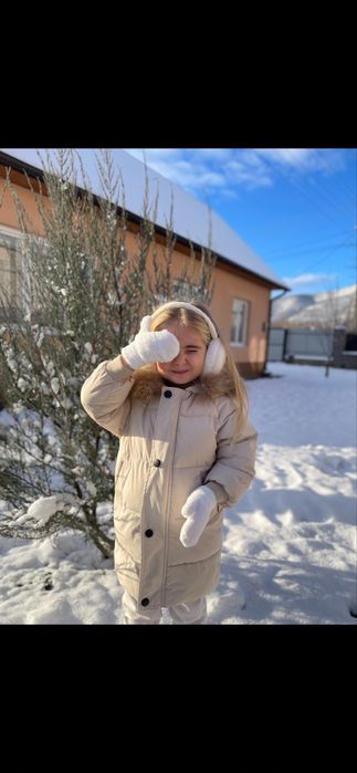 Молочна біла куртка пуховик для дівчинки 3-4 роки. 100см
