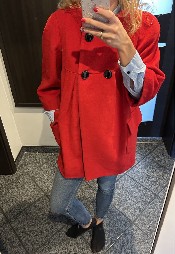 Wełniany czerwony płaszcz dwurzędowy M