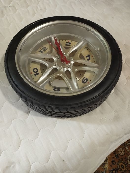 Zegar ścienny opona samochodowa