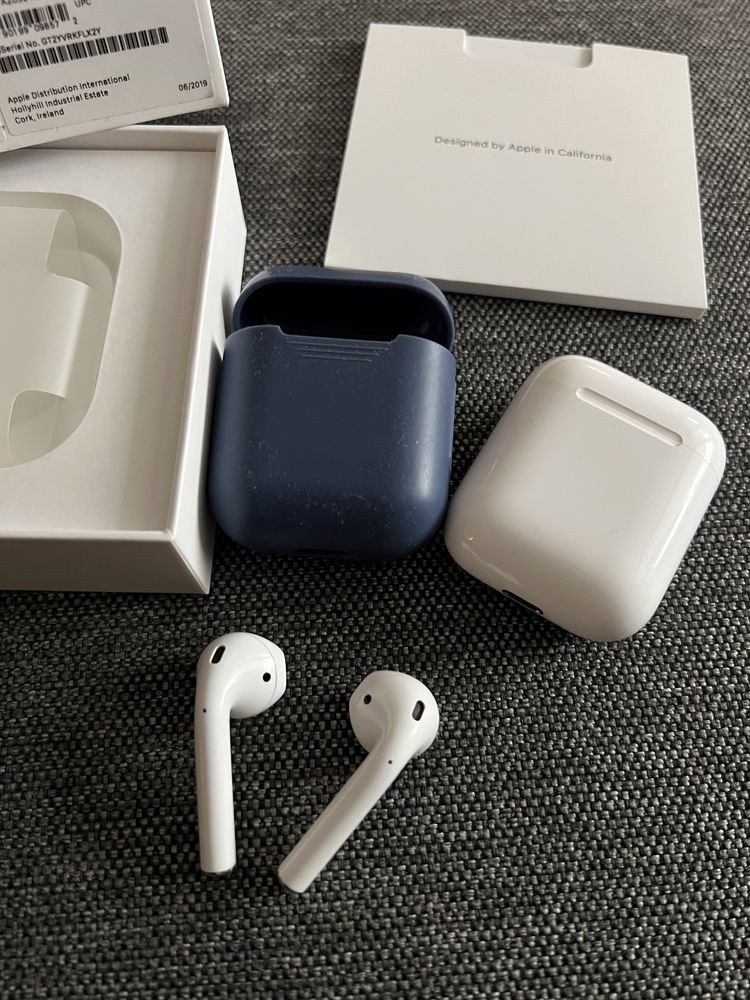 Słuchawki Apple AirPods 2. generacji z etui ładującym Douszne