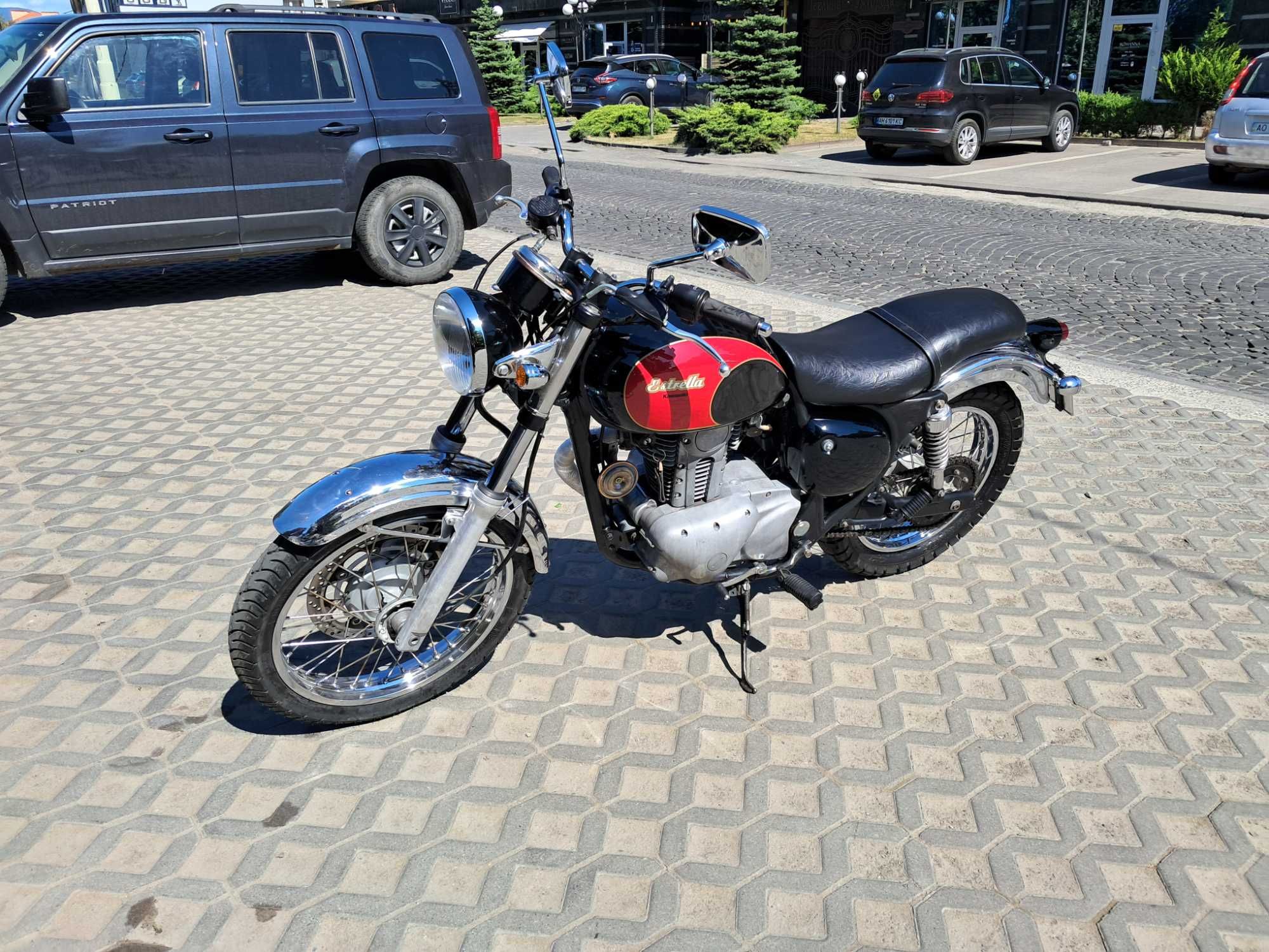 Продаю мотоцикл Kawasaki Estrella 250