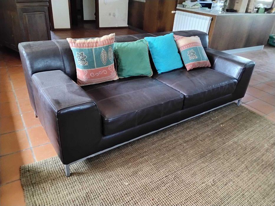Sofá elegante (conjunto. 2), pele, cor preto, ideal para sala moderna.