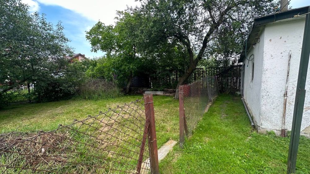 Продаж земельної ділянки з будинком Левандівка