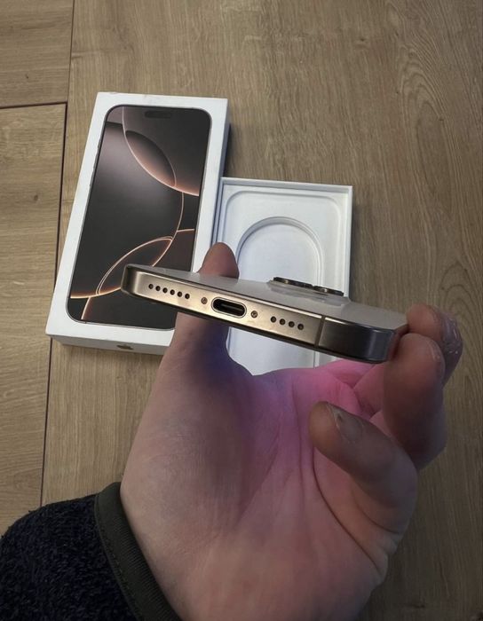 Apple 16 pro продаю