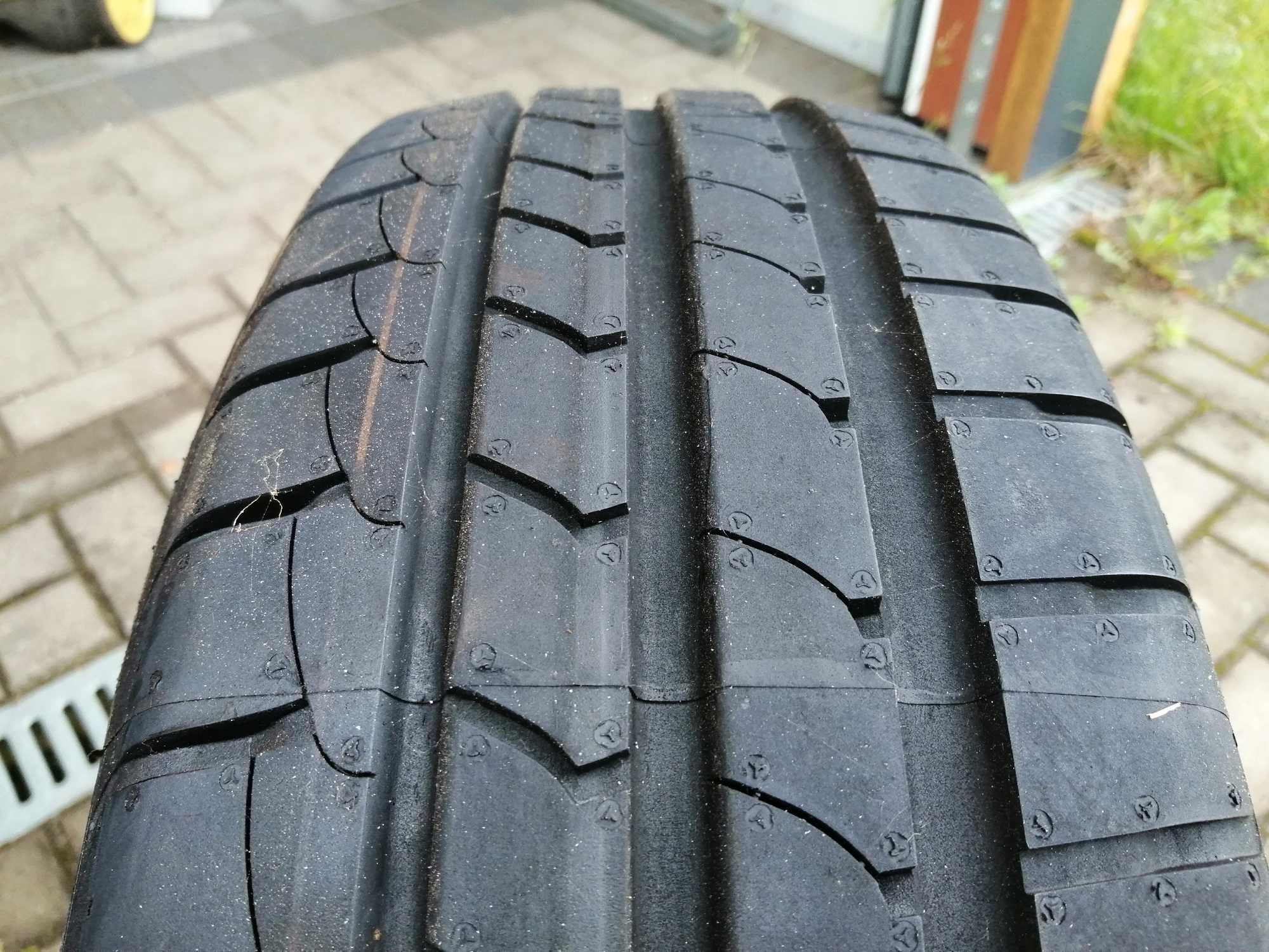 Komplet opon letnich Goodyear 195/60/16 z bieżnikiem 8mm
