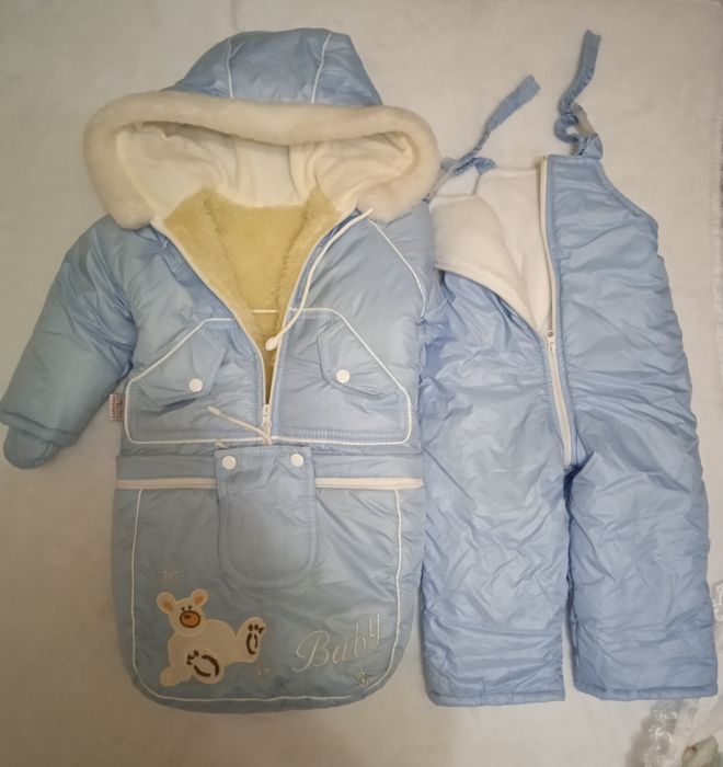 Дитячий зимовий комбінезон.