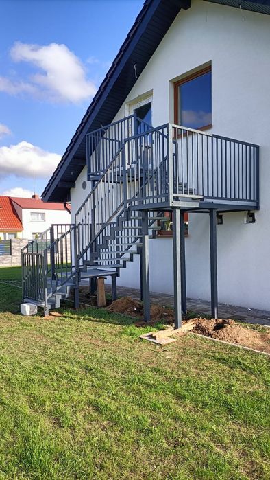Schody metalowe zewnętrzne  producent
