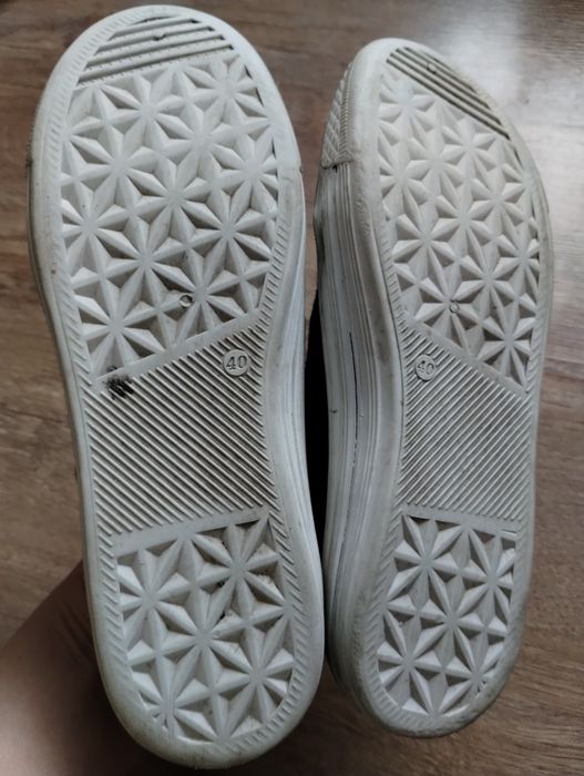 Buty sportowe r 40