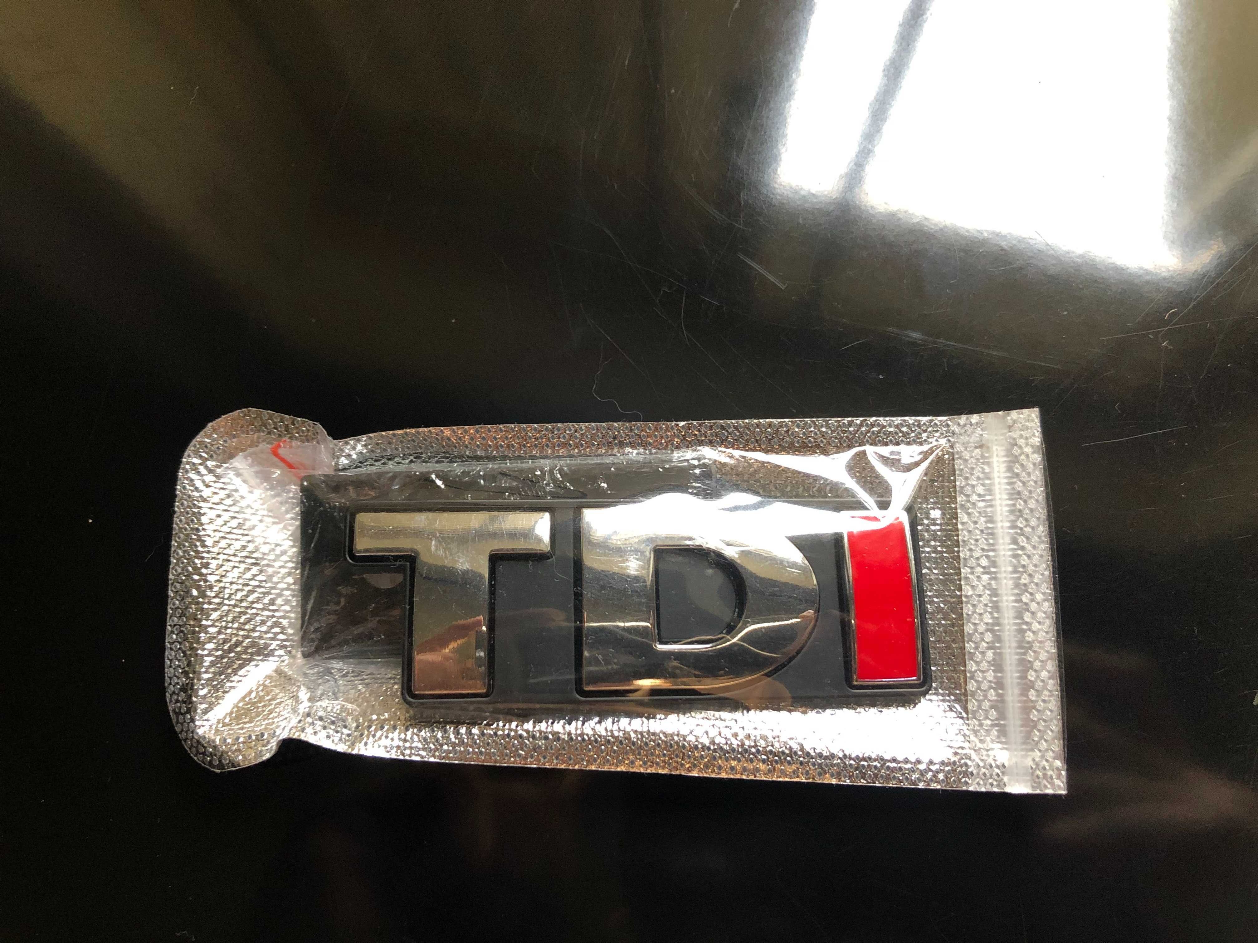 Vendo conjunto de acessórios decorativos TDI para carro