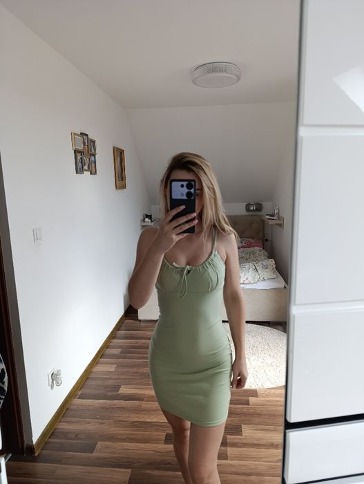 Sukienka marszczona dekolt sexy kobieca mini miętowa XS s wiązana