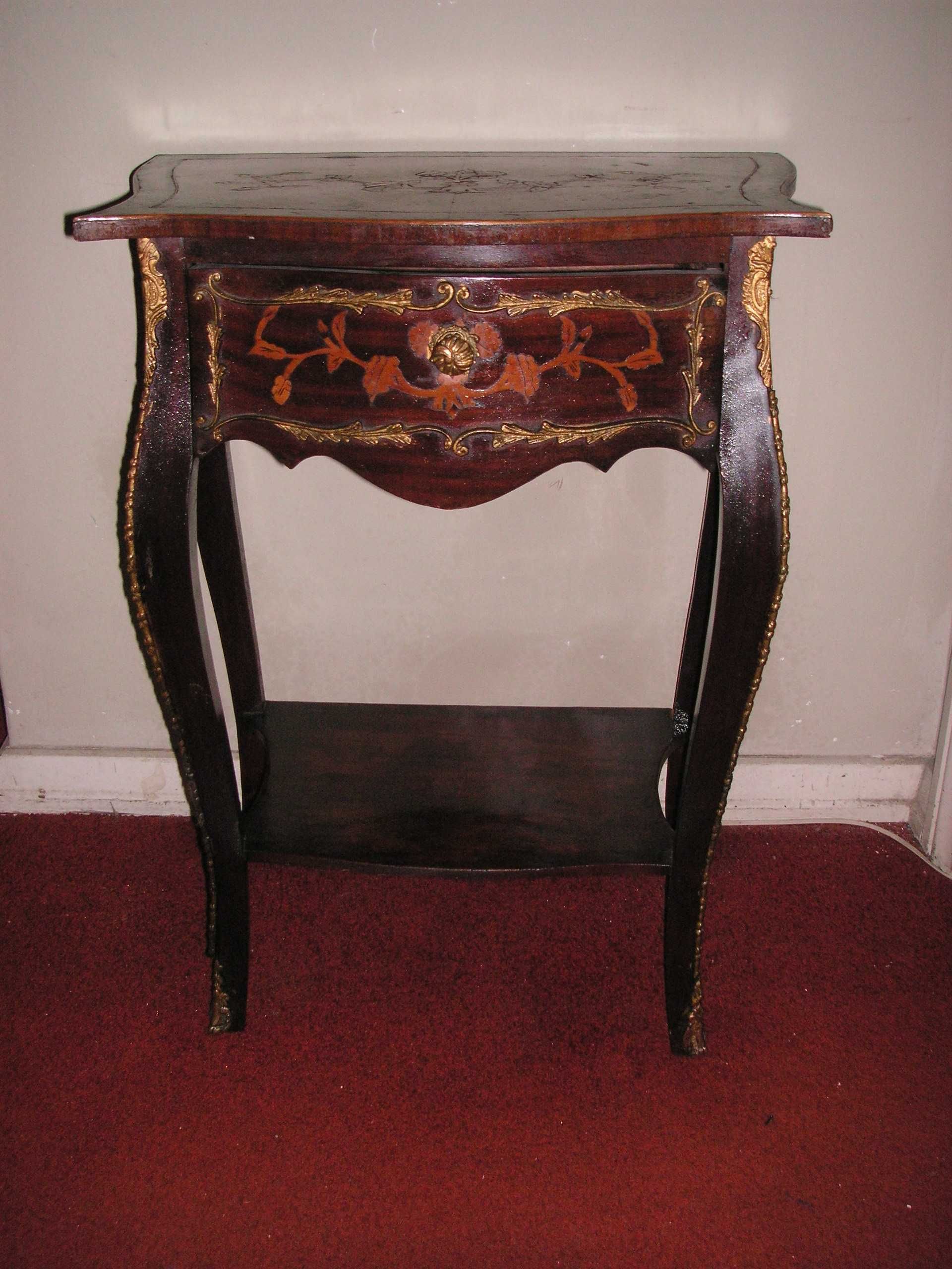 Mesa Antiga Estilo Luis XV com ferragens em bronze