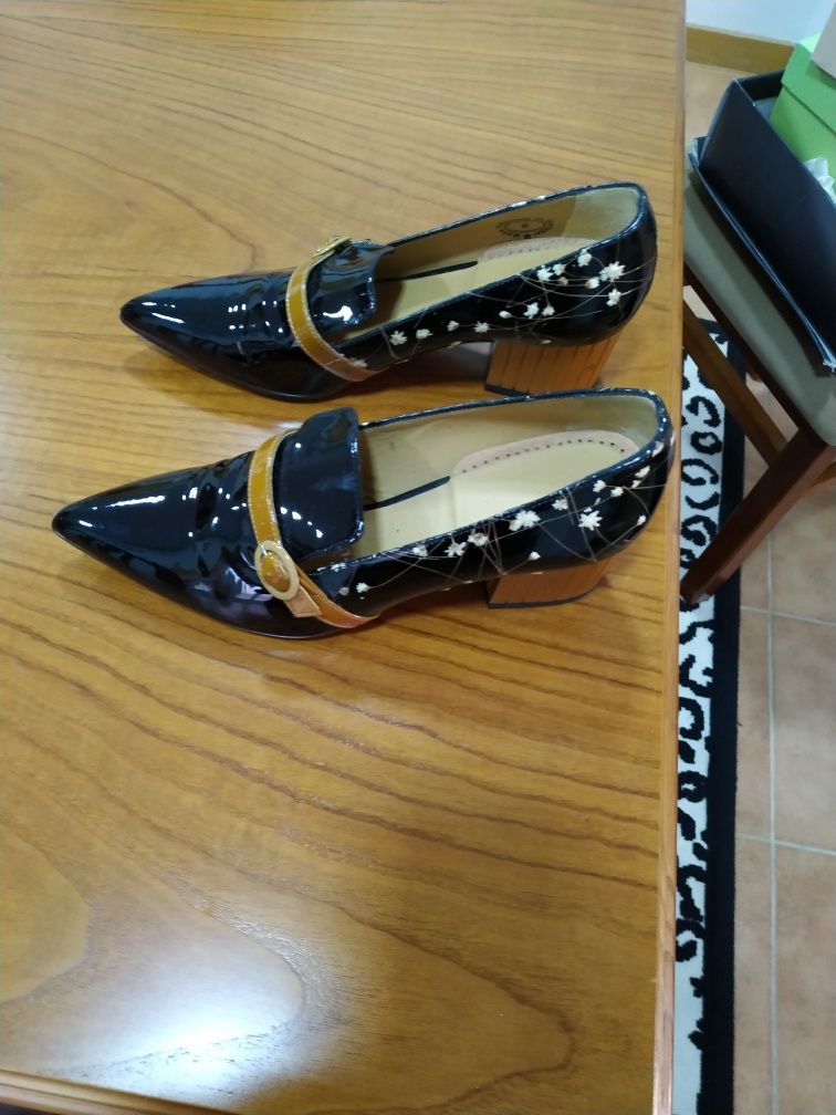 Sapatos de couro senhora