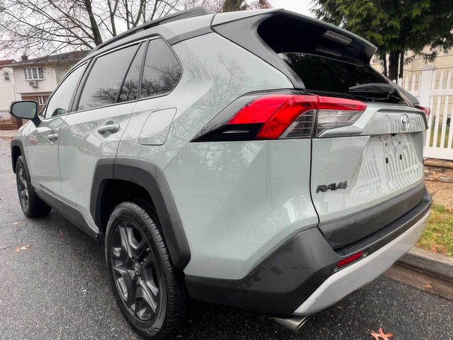 Toyota RAV4 Adventure      2022