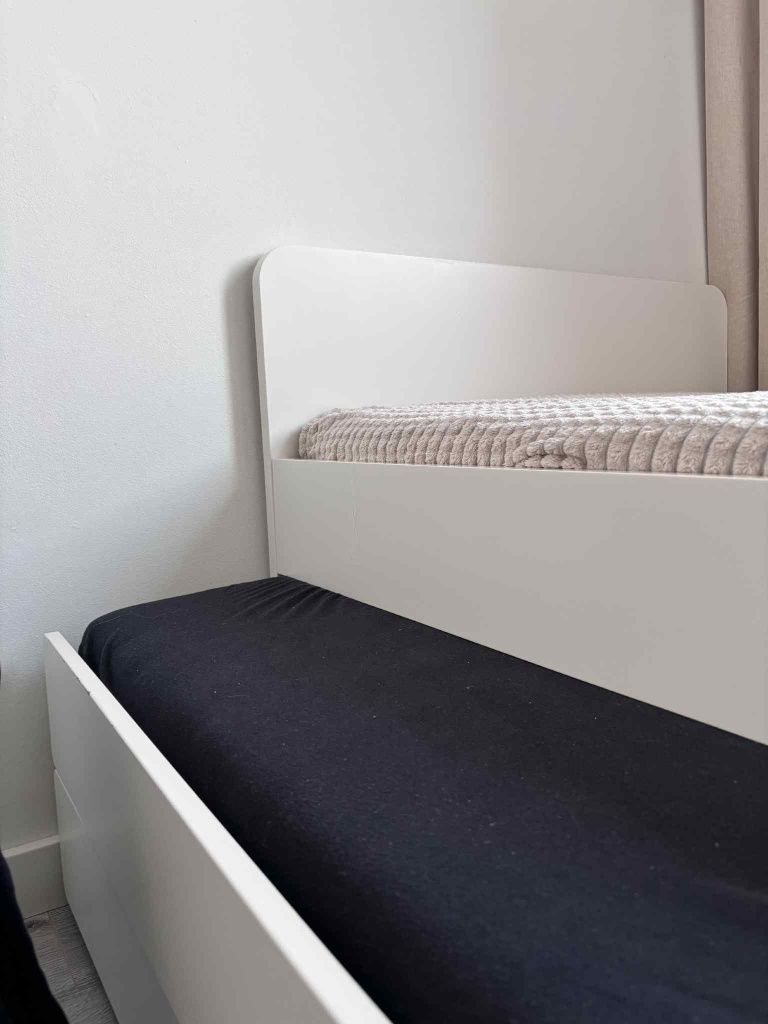 Sprzedam łóżko  Ikea Vihals