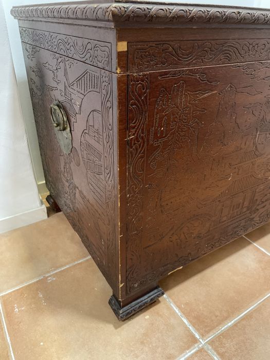 Arca antiga com desenho