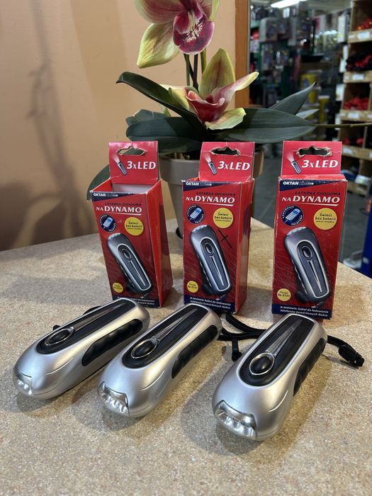 Latarka diodowa na dynamo DL-2131