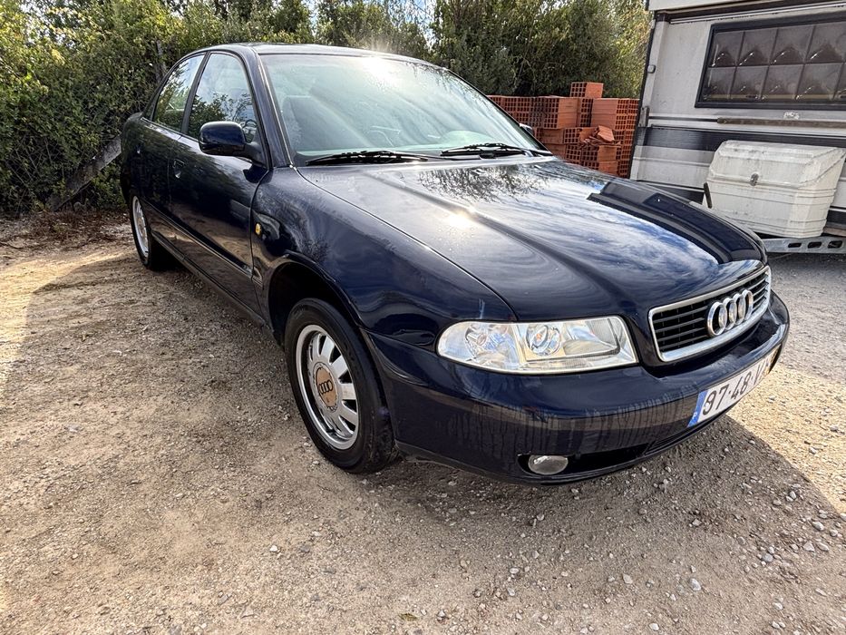 Audi A4 1.9 TDI documentos em Dia