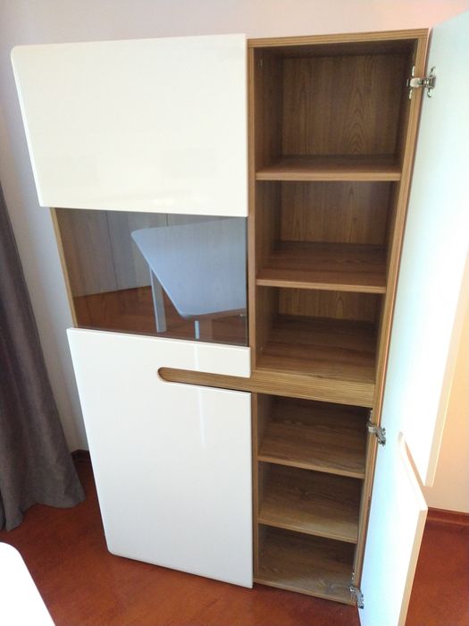 Sprzedam dwudrzwiowy regał szafka