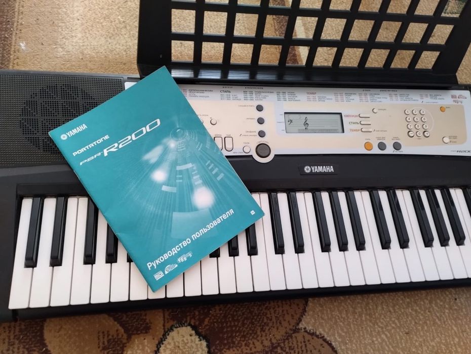 Синтезатор YAMAHA в хорошому стані