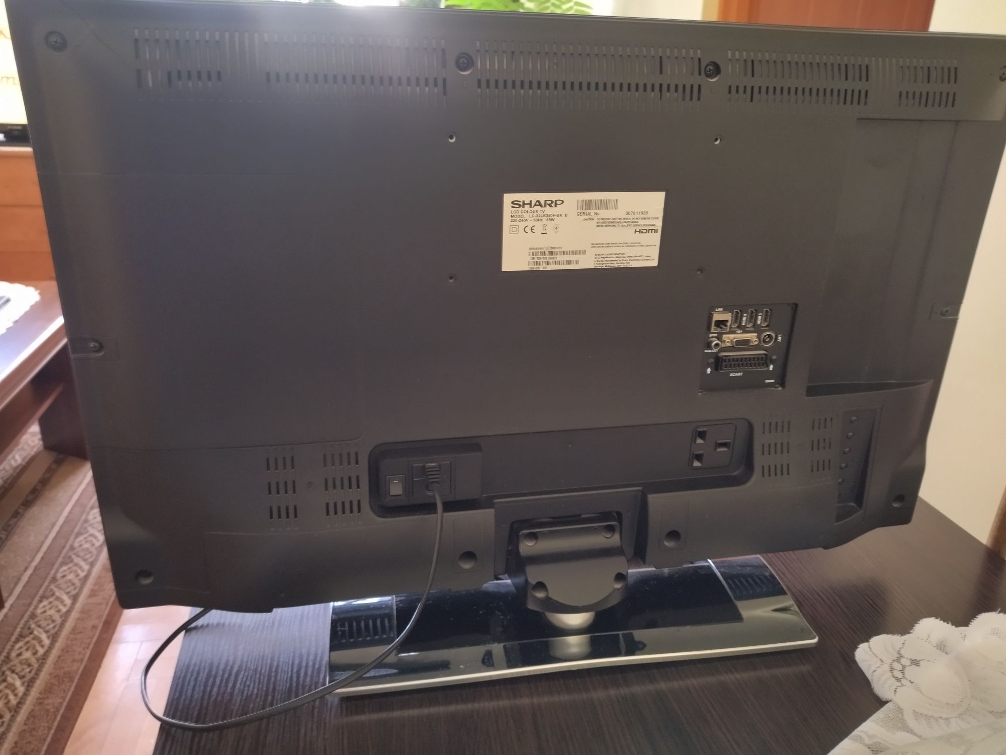 Telewizor Sharp 32" LED LC-32LE350V-BK stan bardzo dobry