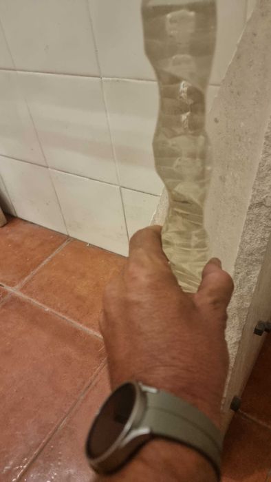 Aparador em pedra e acrílico com tampo de vidro