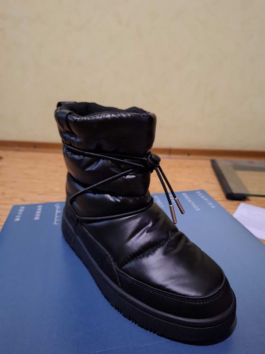 Жіночі черевики Puma, чорні, розмір 36