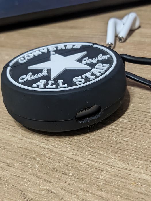 AirPods 2 case,  кейс , чехол . Converse.