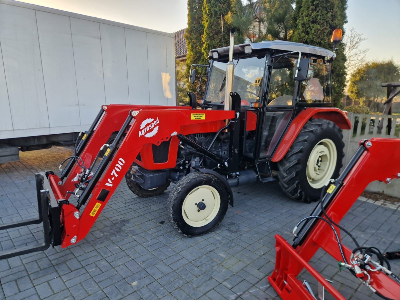 Kabina C360 plastikowa kabiny ciągnikowe C-360 C330 C-330  MTZ BIZON