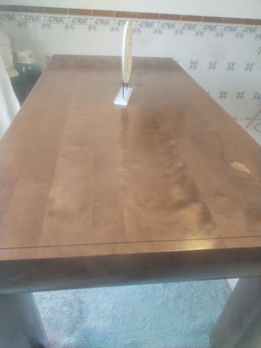 Mesa de sala muito bonita