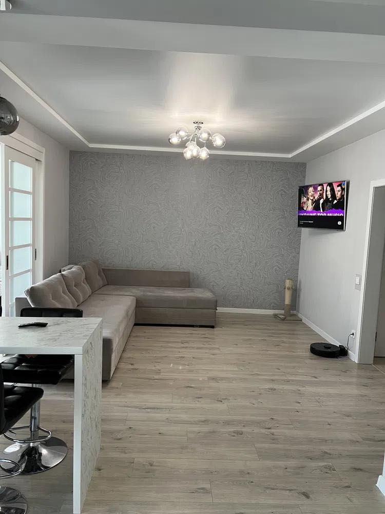 Продам 2-кімнатну квартиру у ЖК Софіївка, на вулиці Угорська