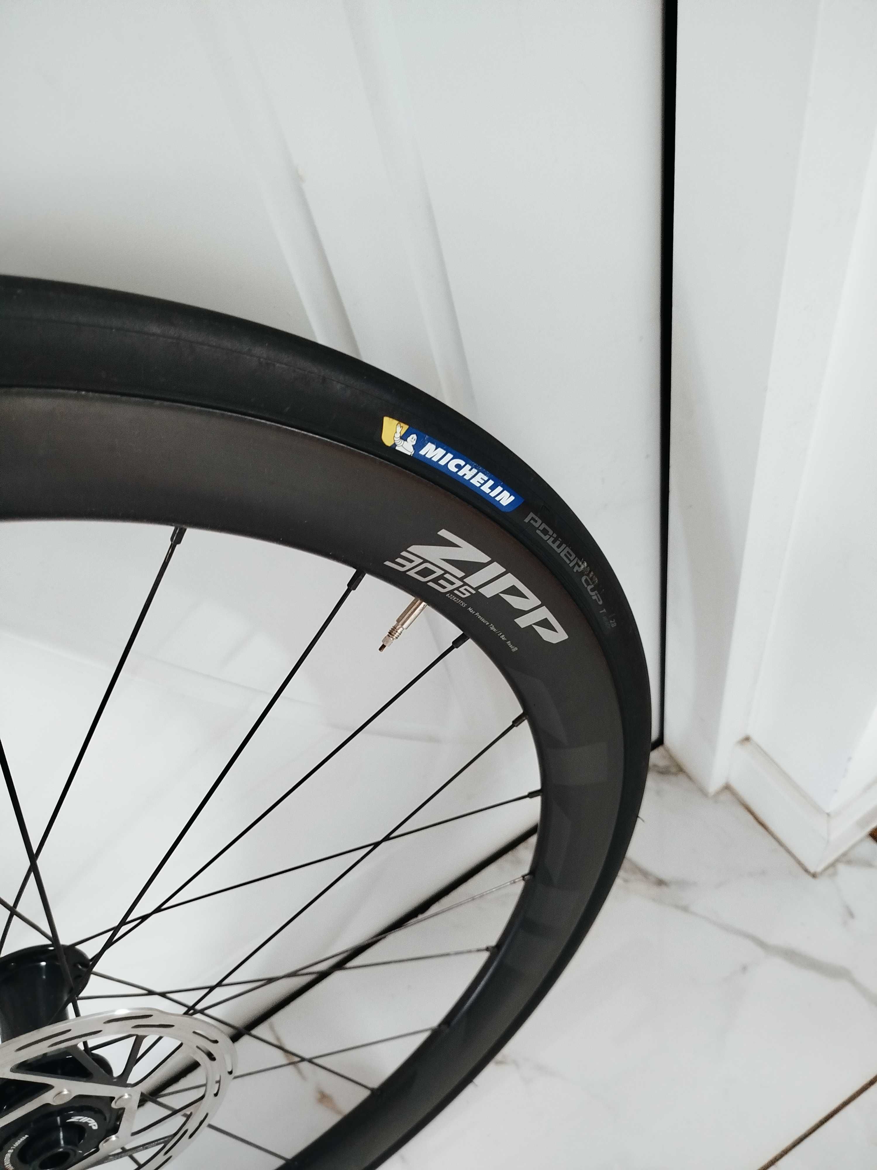 Koła karbowane Zipp 303s