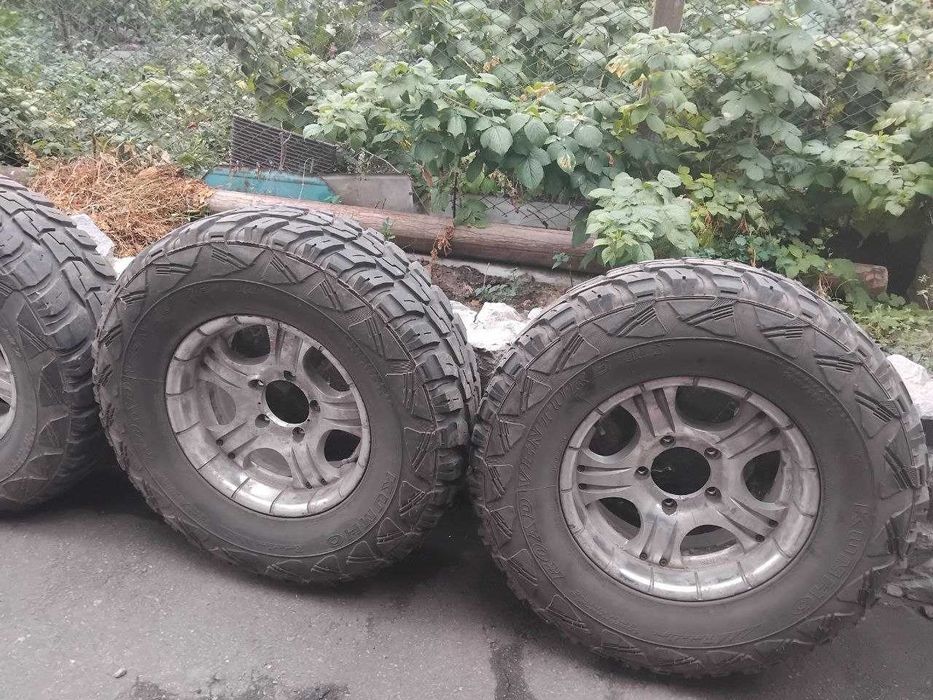 Комплект дисков с грязевой резиной KUMHO Road Venture MT KL71