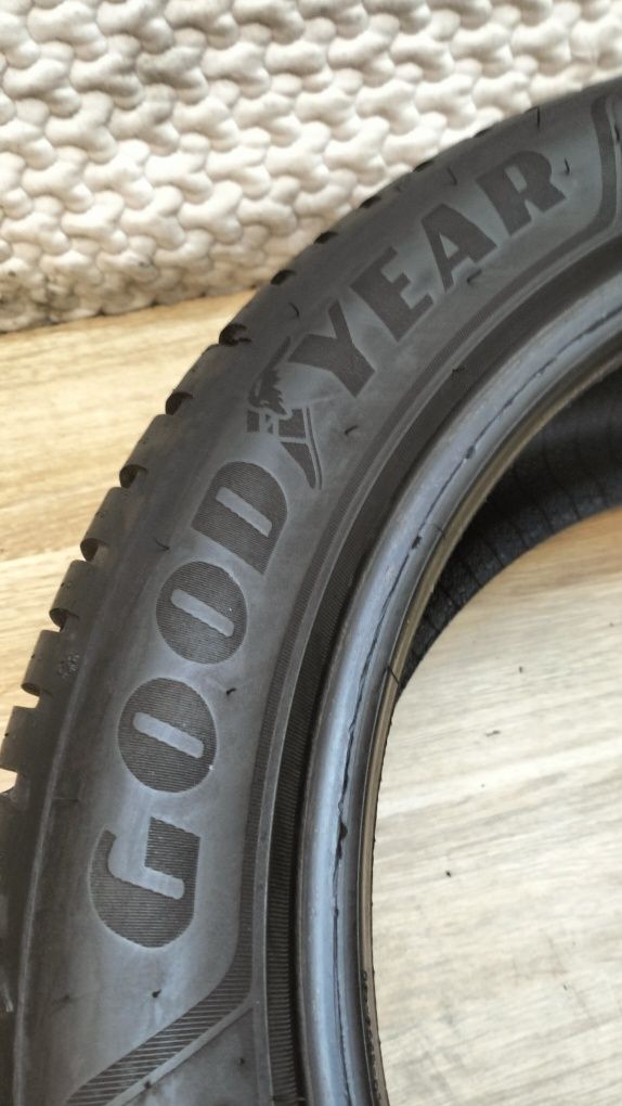 205/50/17 Goodyear Vector 4 seasons
