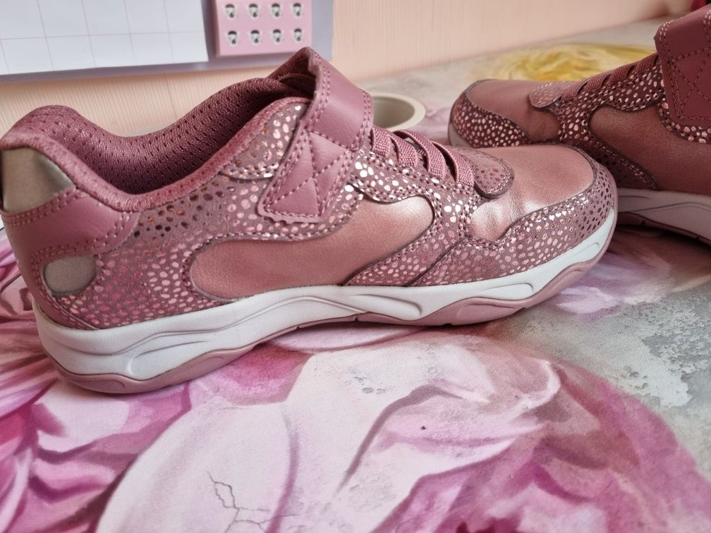 Buty dziewczęce Geox 35 nowe
