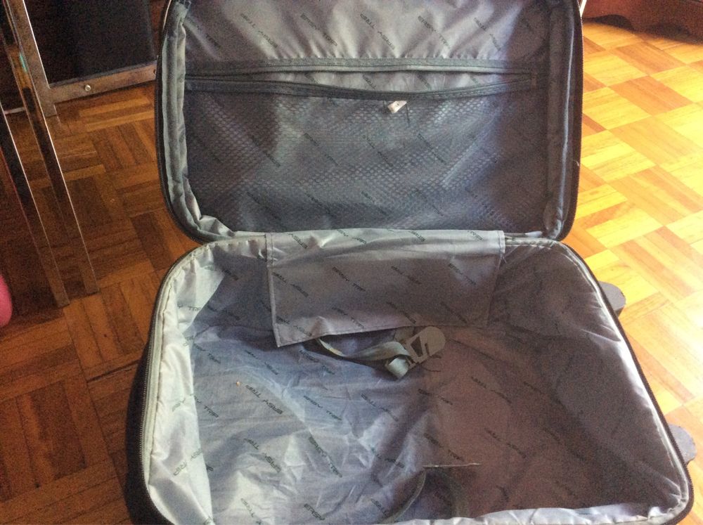 Vendo mala de viagem troley em bom estado