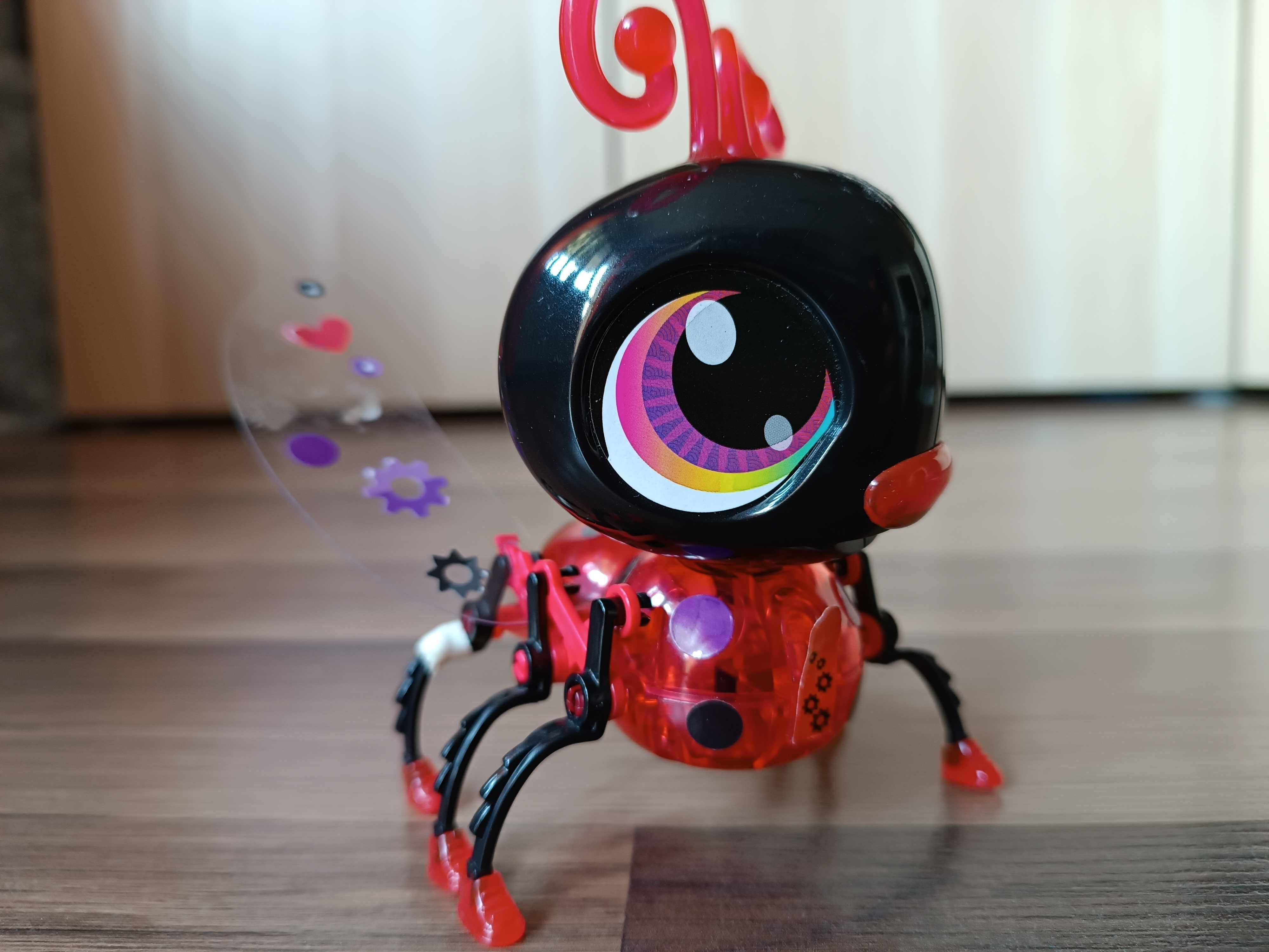 Interaktywny robot biedronka z serii Build a Bot