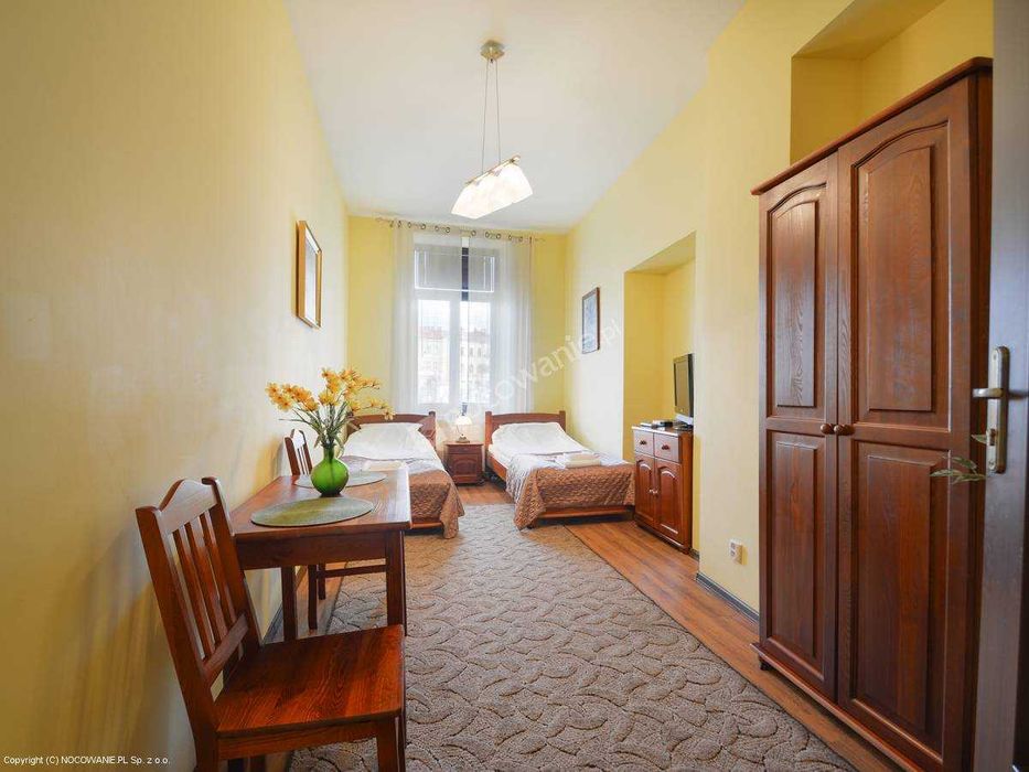 Centrum, Świętoduska 8, koło DEPTAKA