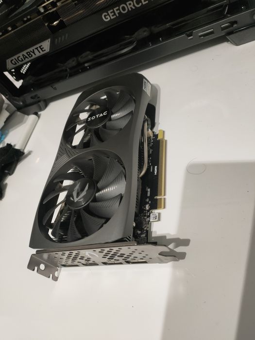 RTX 4060 Zotac OC