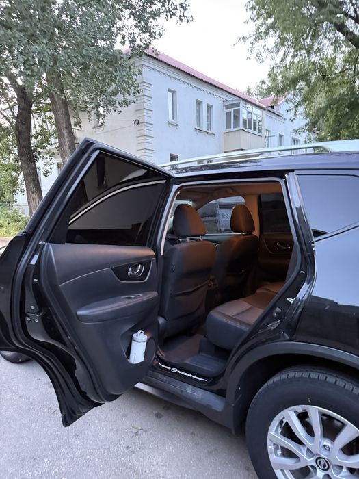 Продам автомобиль Nissan Rogue 2017 2.5 Газ