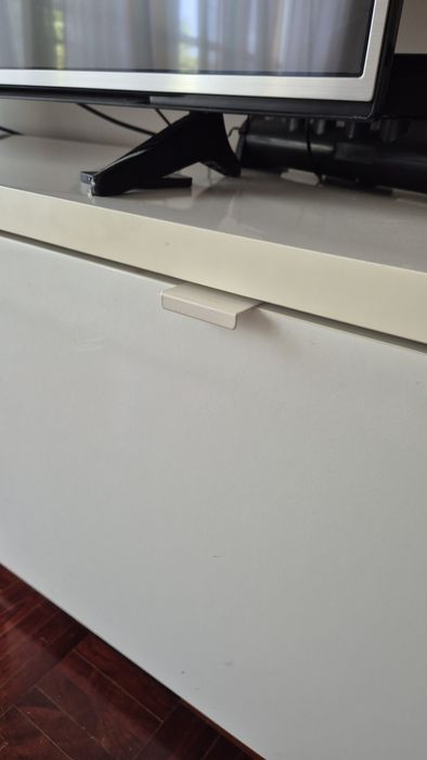 Móvel de TV IKEA – branco, com arrumação (usado)