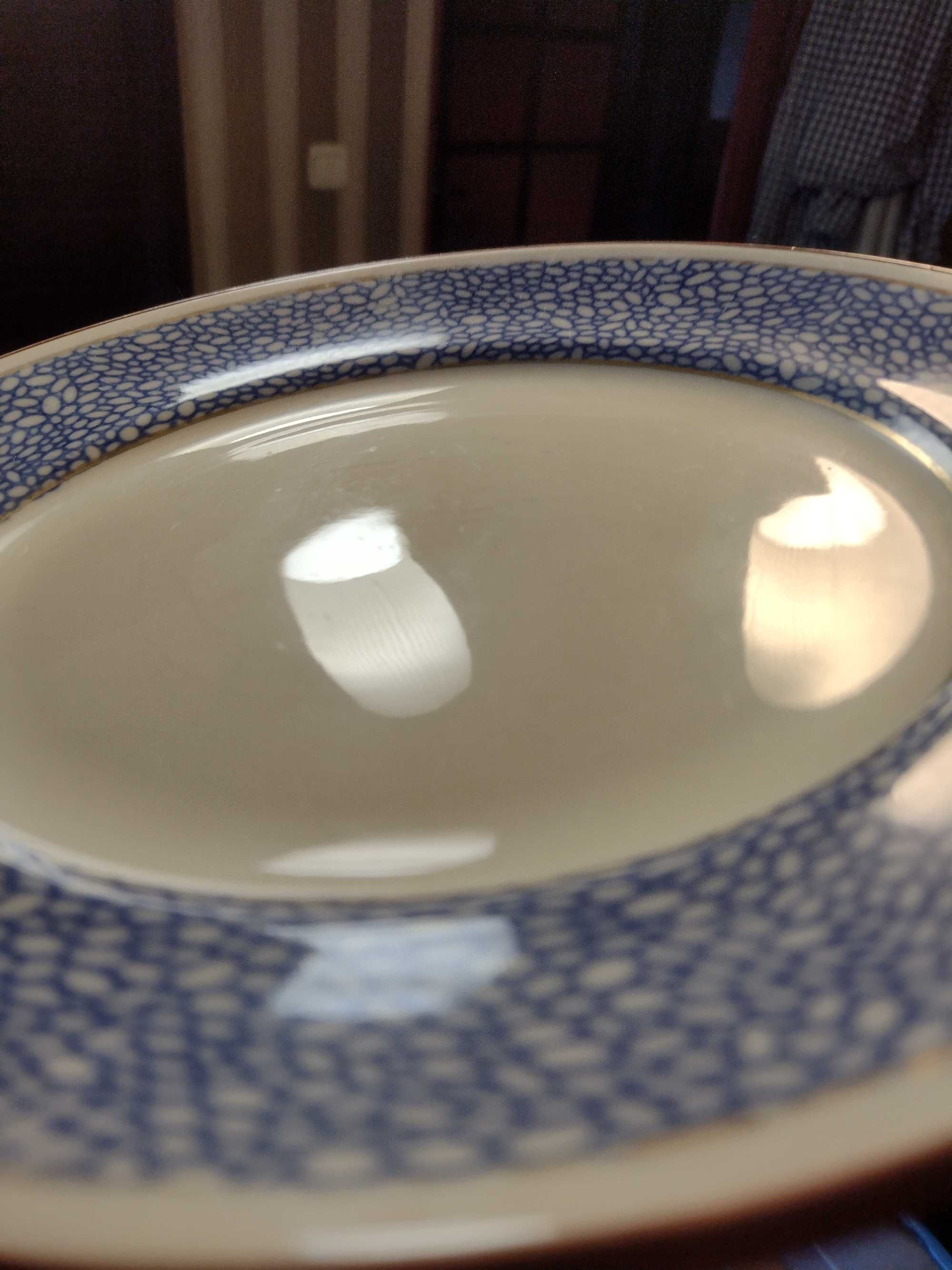 Miedziany rondel, patelnia talerz podgrzewacz potraw. Talerz porcelana