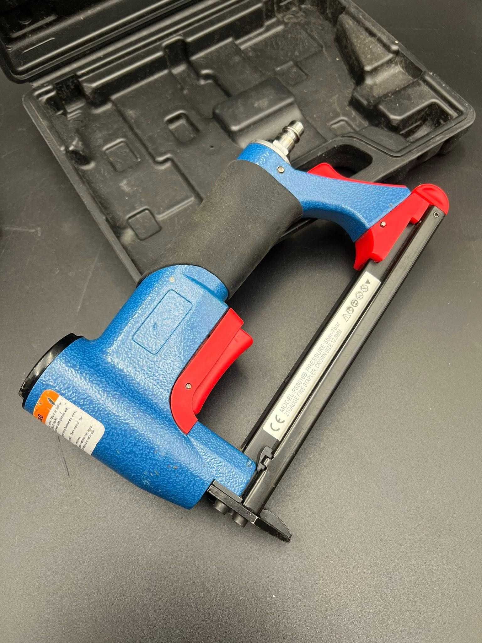 Pneumatyczny zszywacz FS8016