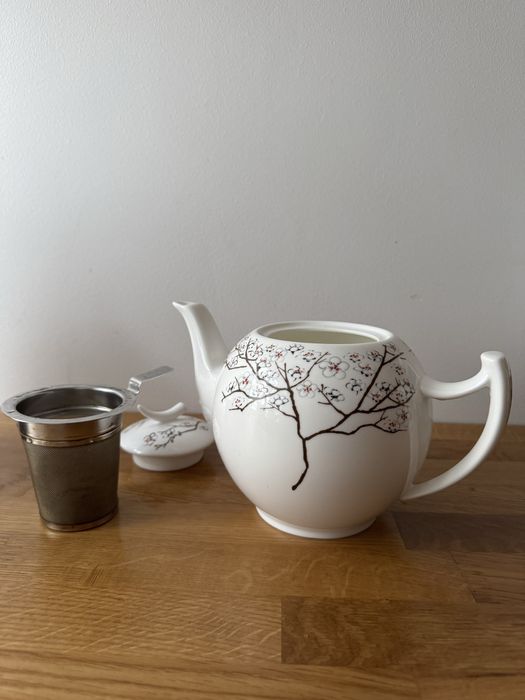 Dzbanek na herbatę White Cherry 1l porcelana