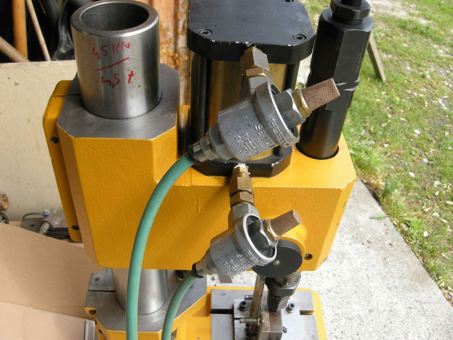 Prasa pneumatyczna 5T z Niemiec