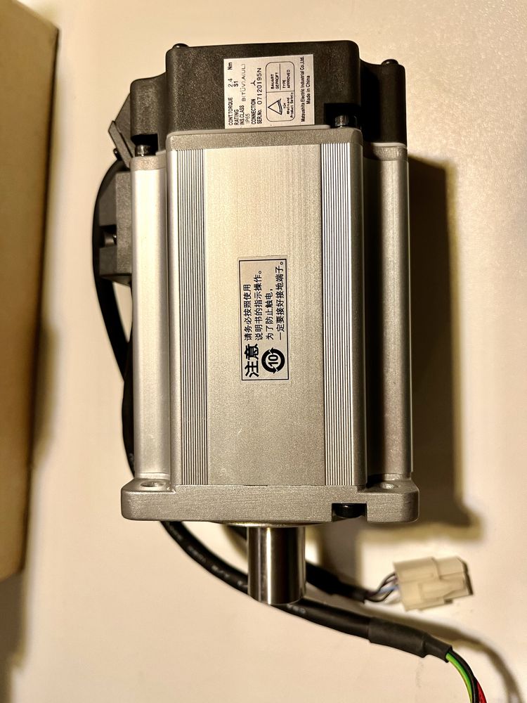 Serwomotor / Servo motor Panasonic typ MHMD082P1S
