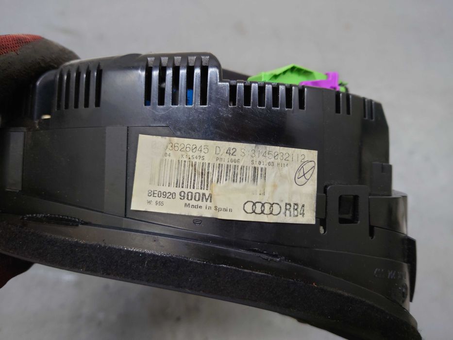 Audi A4 B6 Volkswagen Passat B6 1.9 TDI Licznik Zegary Prędkościomierz