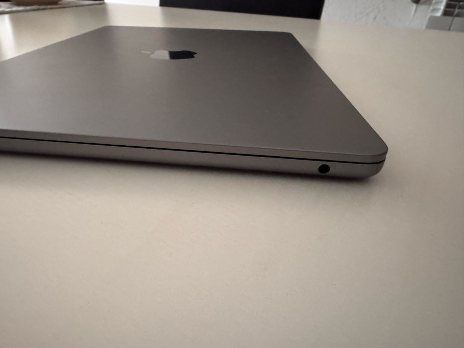 Macbook Air M2 2022
