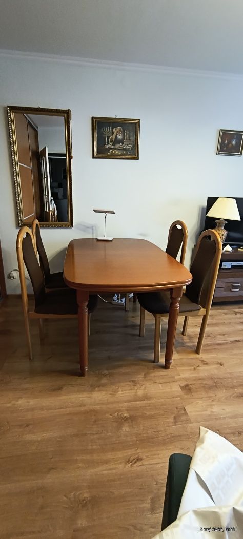 Stół dostół do salonu kolor antyczna czerwień
